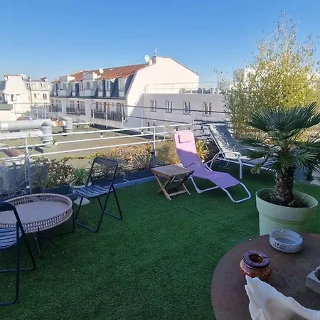 Romantic With A View Of The Sacré-cœur Parigi