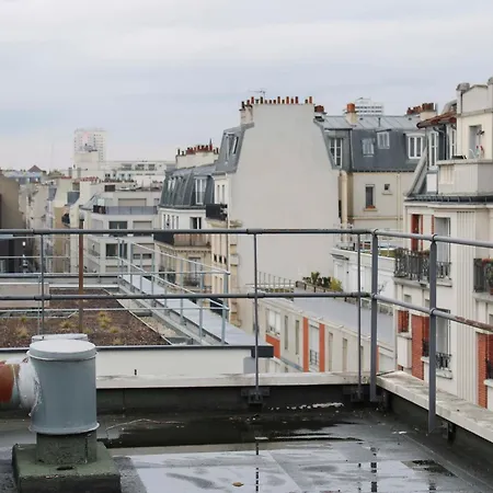 Romantic With A View Of The Sacré-cœur Parigi